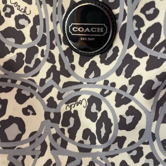 Authentic COACH monogram purse - Picture 2 of 8